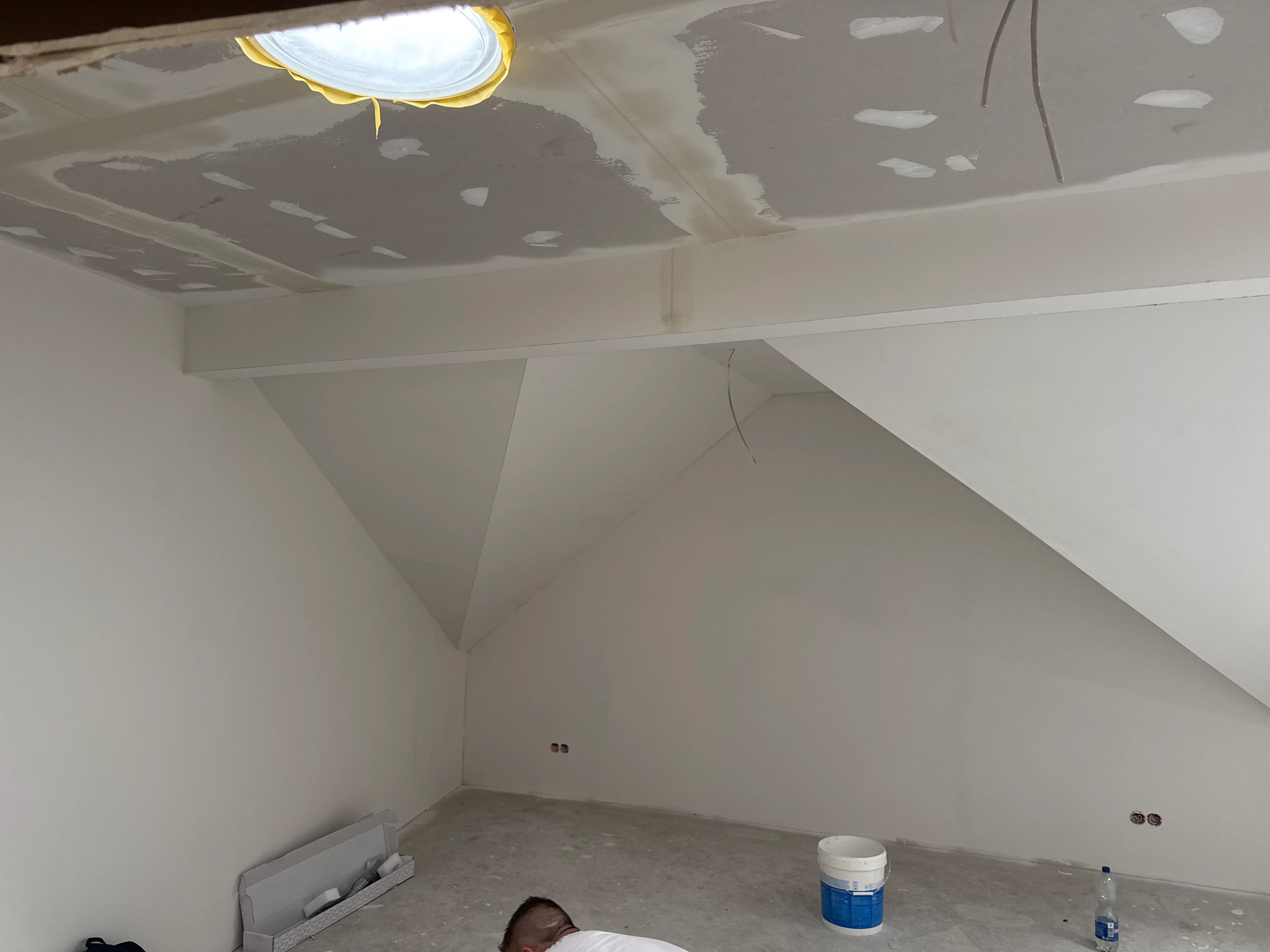 Innenrenovation mit Trockenbau und neuer Beleuchtung